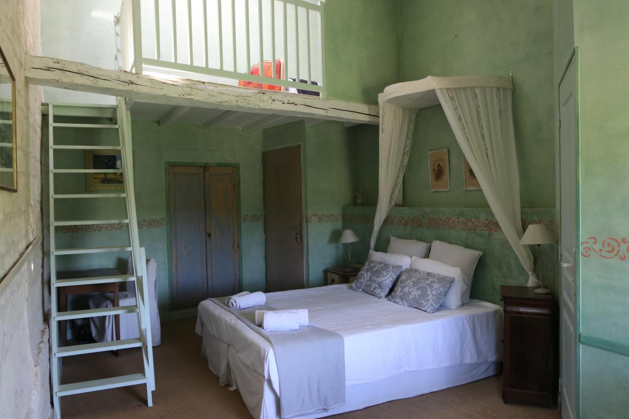 Chambres D'Hotes Du Noisillet Cinais Exterior foto